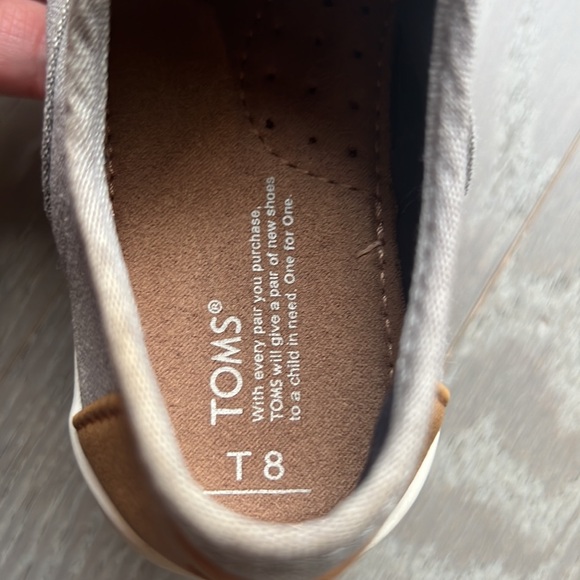 Toms - toddler size - Picture 5 of 6